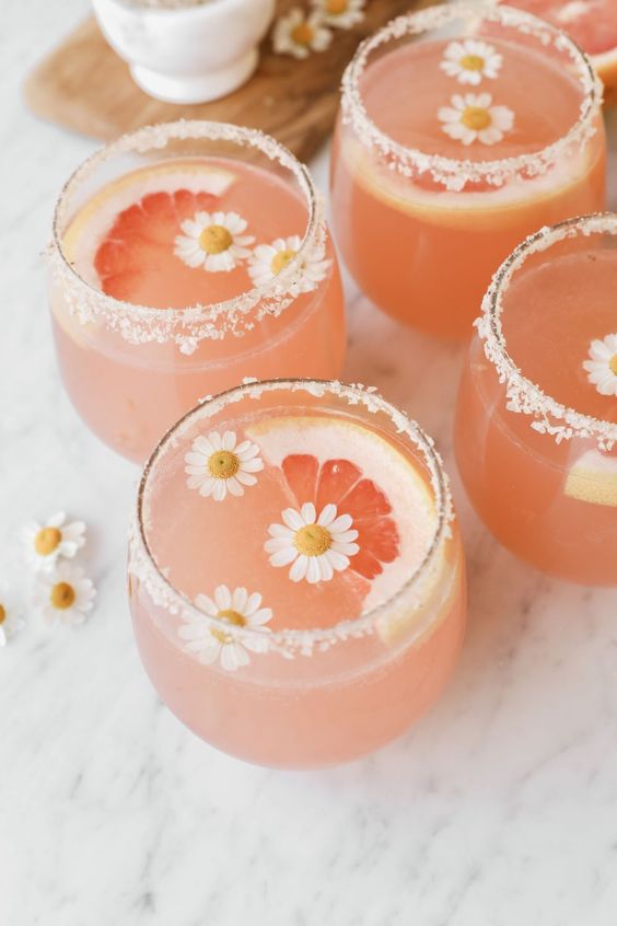 Illustratie bij: Het drankje van deze zomer: een grapefruit gin spritz