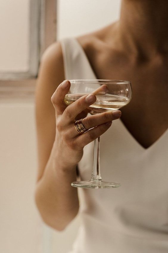 Illustratie bij: Yara: ‘Ik heb in het begin van mijn zwangerschap alcohol gedronken. Wat nu?’