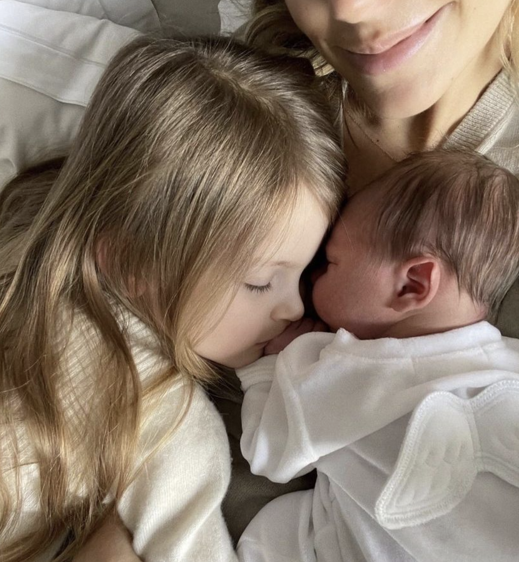 Illustratie bij: ﻿Deze babynamen passen perfect bij populaire namen als Noah, Mila en Levi