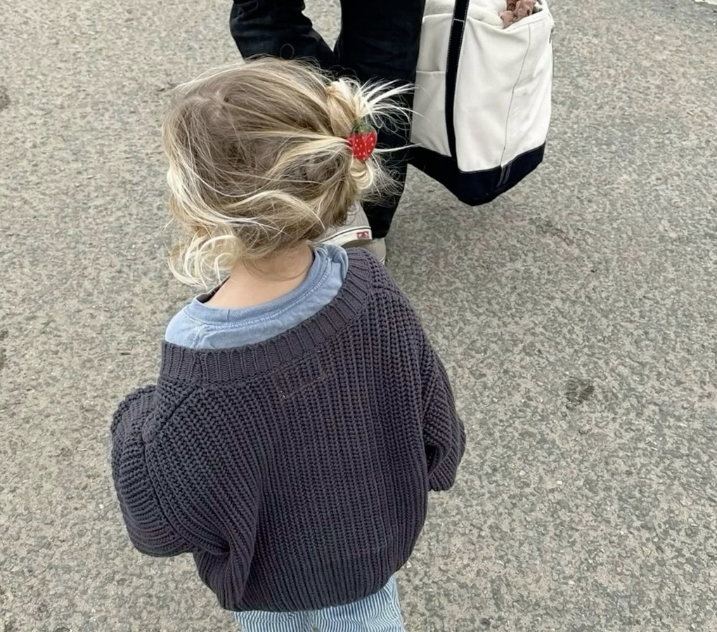 Illustratie bij: ‘Mijn kinderen willen na school eigenlijk nooit met iemand spelen, is dat raar?’