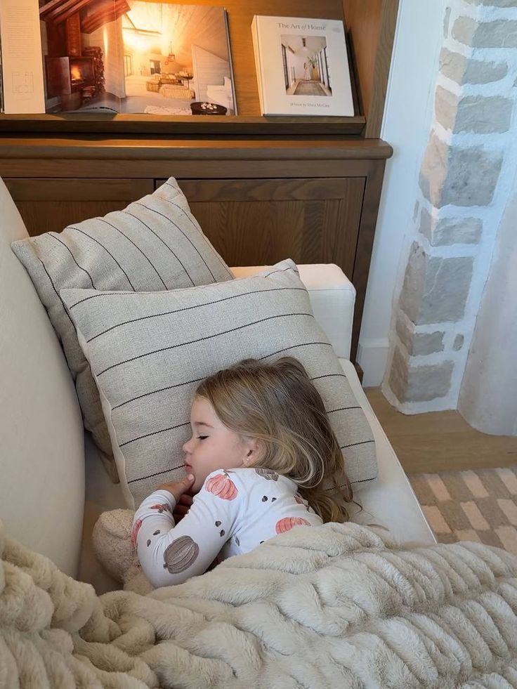 Illustratie bij: ‘Ook als mijn kind niet lekker is, breng ik haar gewoon naar school. Paracetamol erin en gaan’