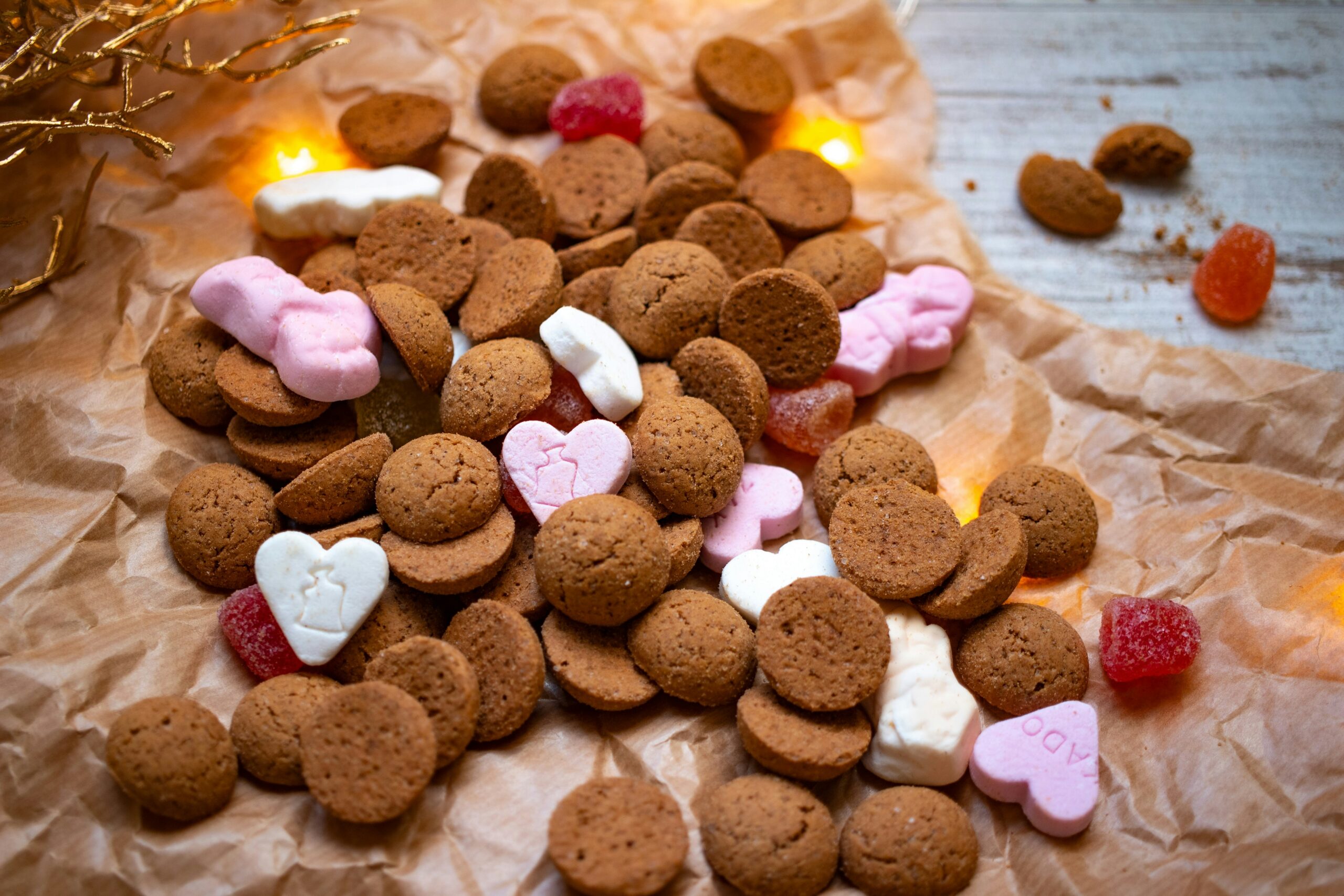 Illustratie bij: Let op: pepernoten (kruidnoten dus) kunnen heel gevaarlijk zijn voor jonge kinderen onder de 4 jaar